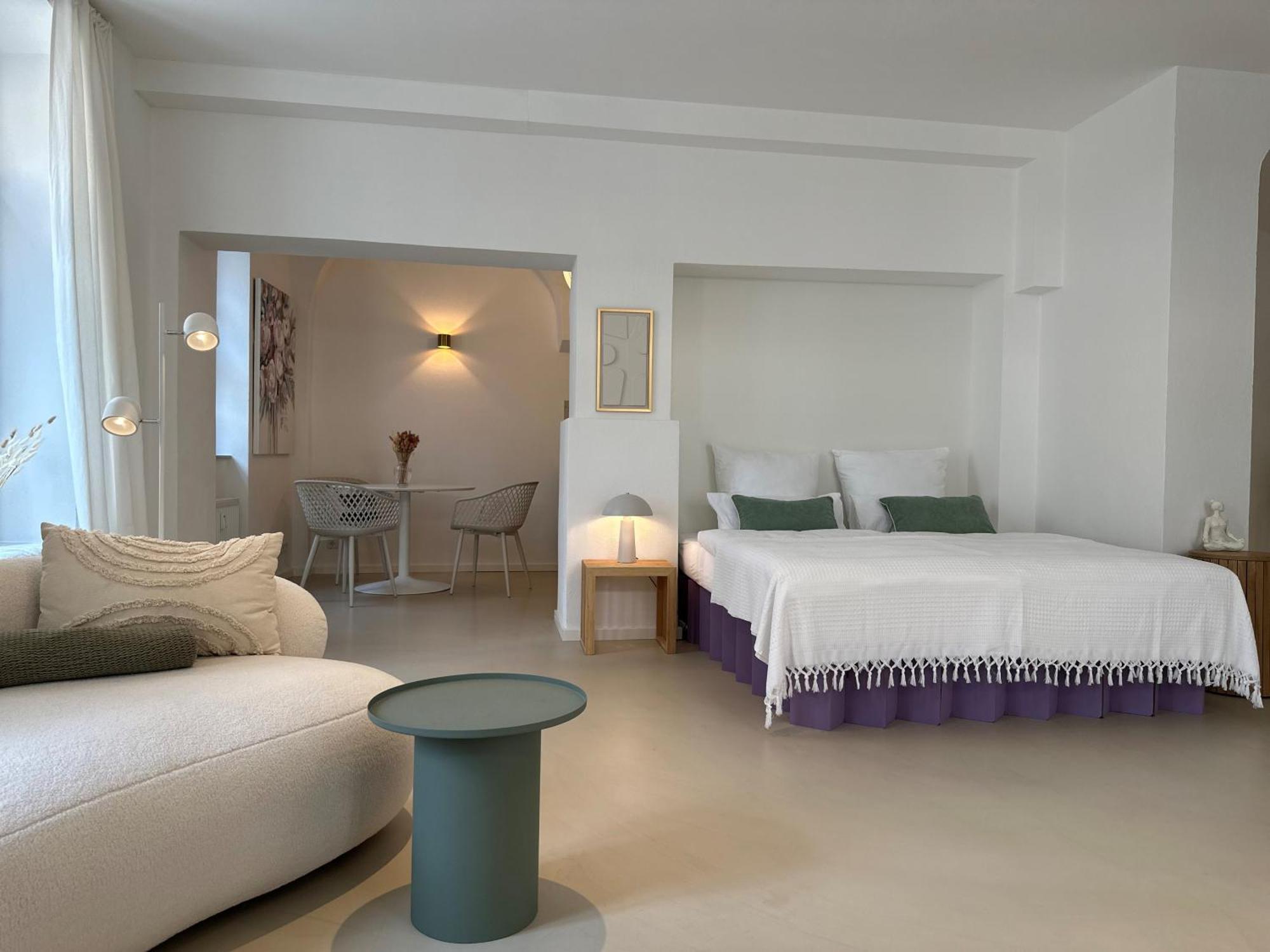Super Zentral Mit Parkplatz, Fenster Verspiegelt Apartment Pirna